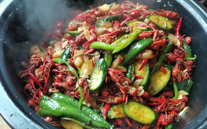 麻辣鮮香小龍蝦，銘仁教育裝備集團(tuán)粽情過(guò)端午-4