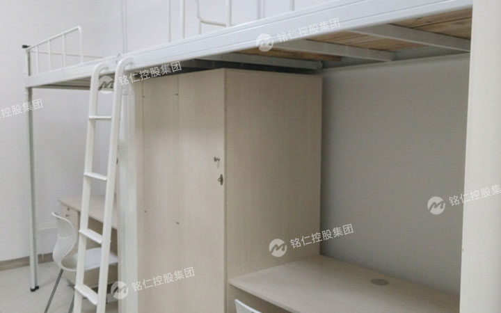 吃的香他她，員工宿舍床也要睡得香他她